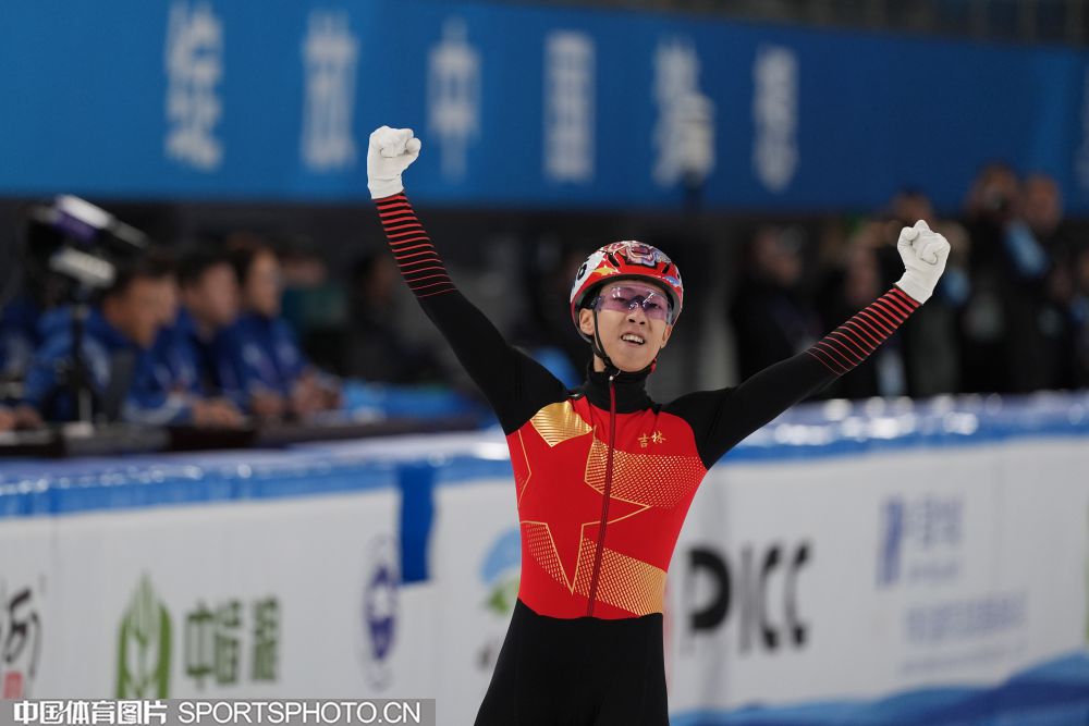 36岁张帅横扫夺冠，排名狂飙锁定澳网！从24连败到赛季3冠的奇迹