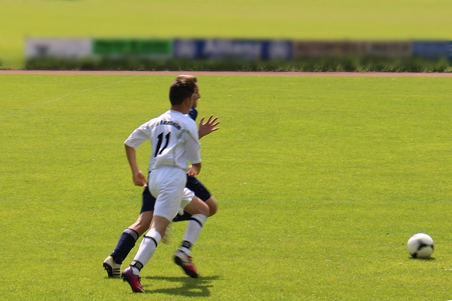 斯基拉：尤文正在研究冬窗签中卫，但补强中场依然是主要目标